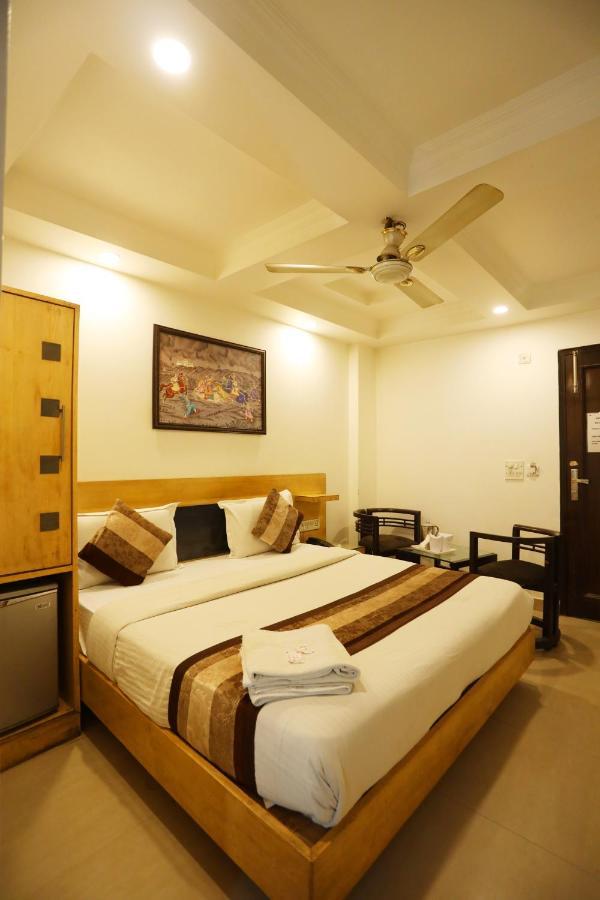 Hotel Maya 'New Delhi' Esterno foto