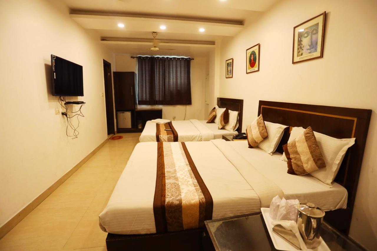 Hotel Maya 'New Delhi' Esterno foto