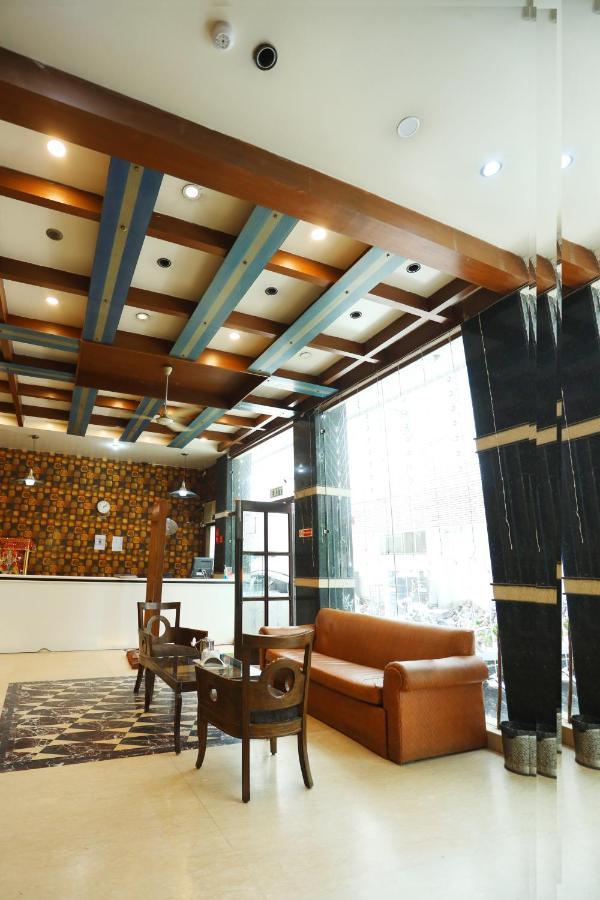 Hotel Maya 'New Delhi' Esterno foto