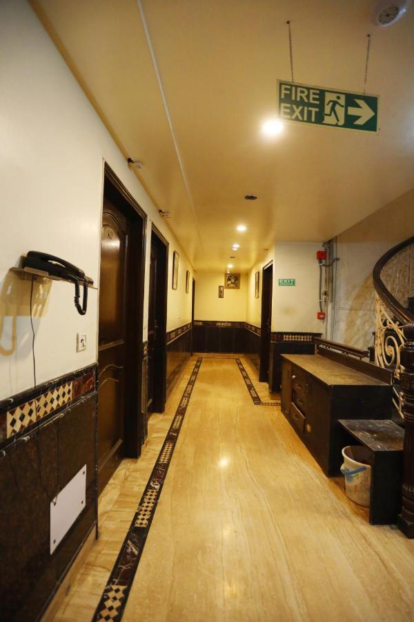 Hotel Maya 'New Delhi' Esterno foto