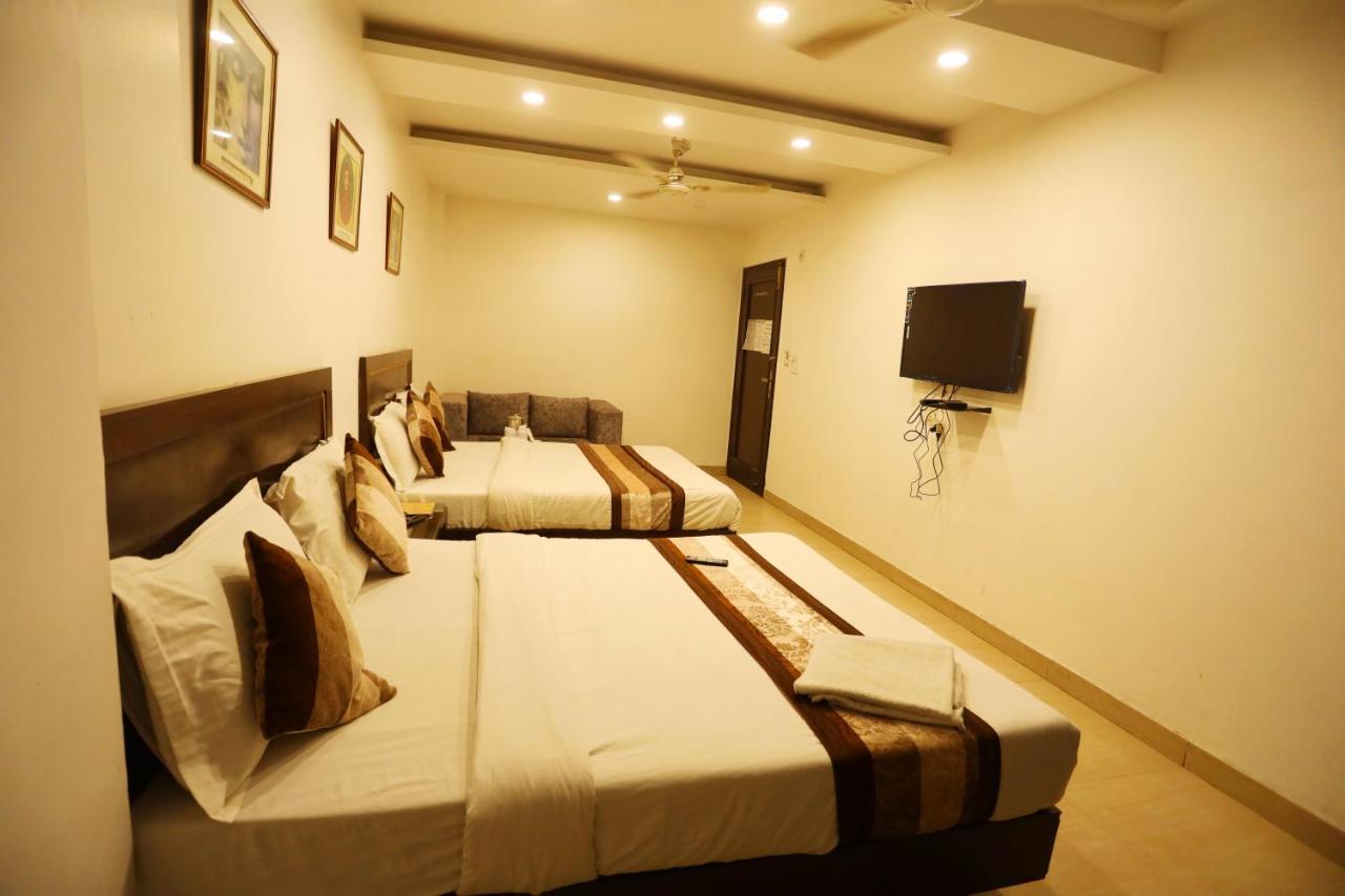 Hotel Maya 'New Delhi' Esterno foto