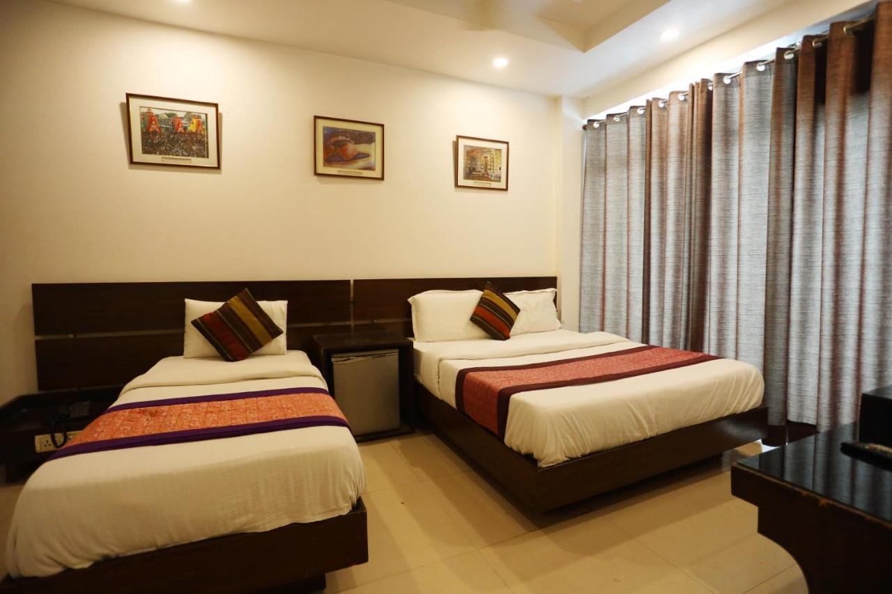 Hotel Maya 'New Delhi' Esterno foto