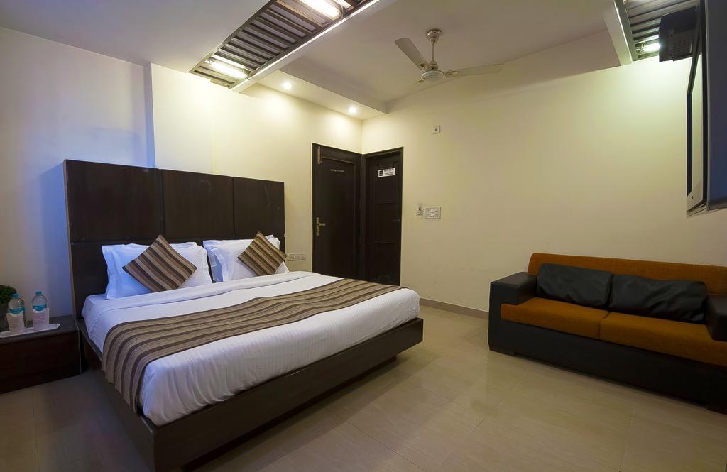 Hotel Maya 'New Delhi' Esterno foto