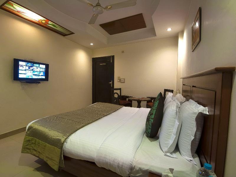 Hotel Maya 'New Delhi' Esterno foto