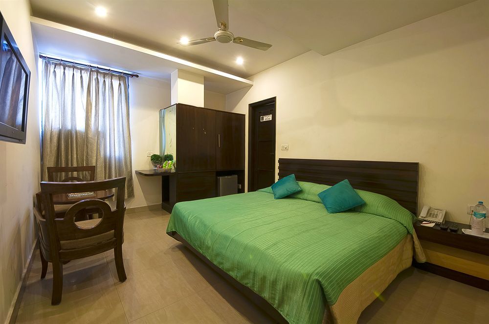 Hotel Maya 'New Delhi' Esterno foto