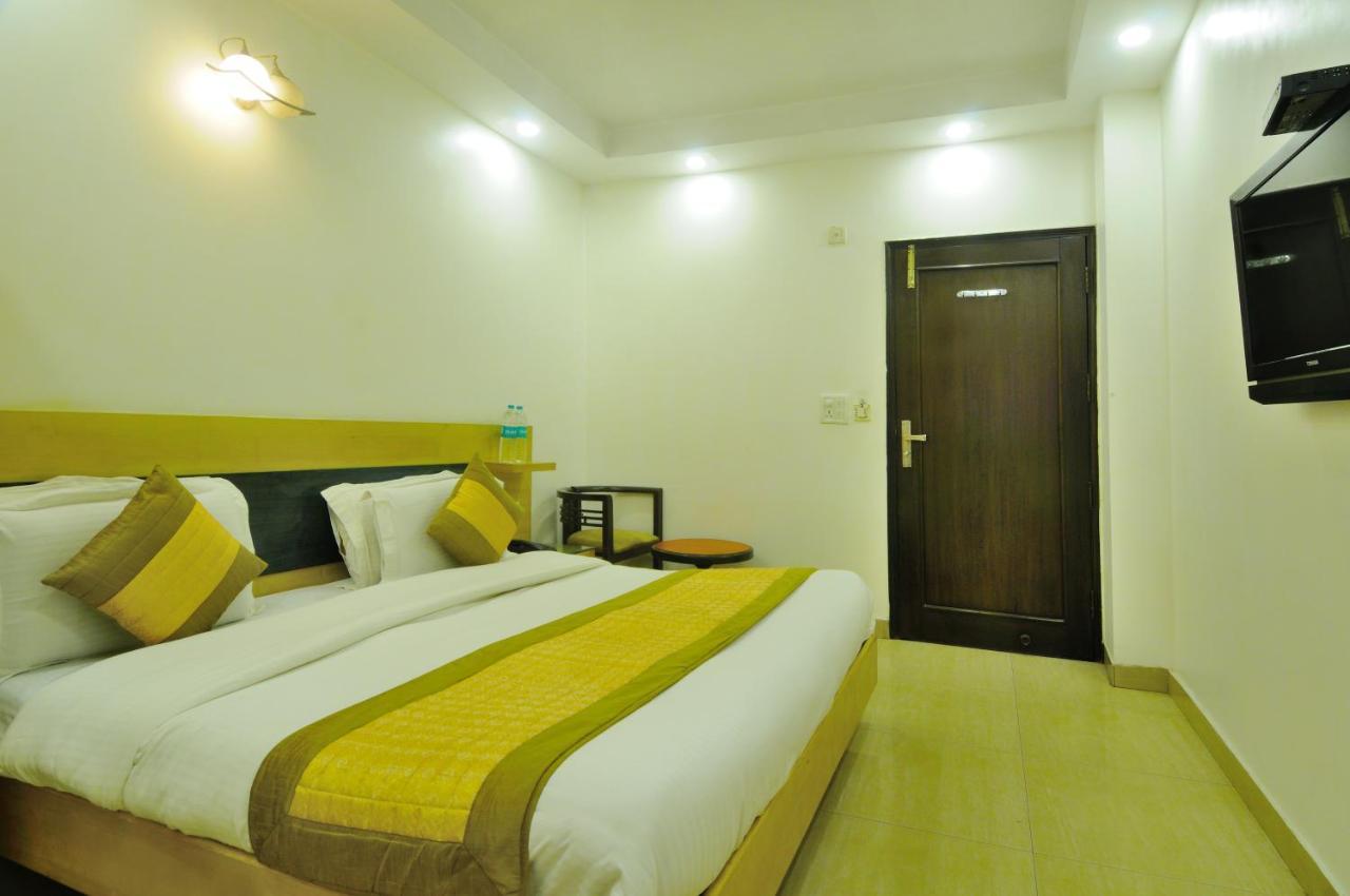 Hotel Maya 'New Delhi' Esterno foto