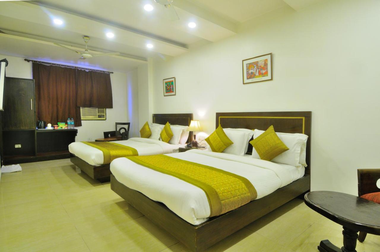 Hotel Maya 'New Delhi' Esterno foto