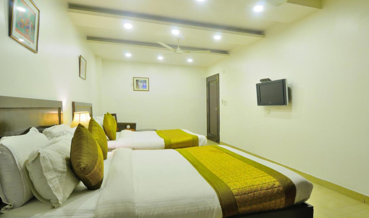Hotel Maya 'New Delhi' Esterno foto
