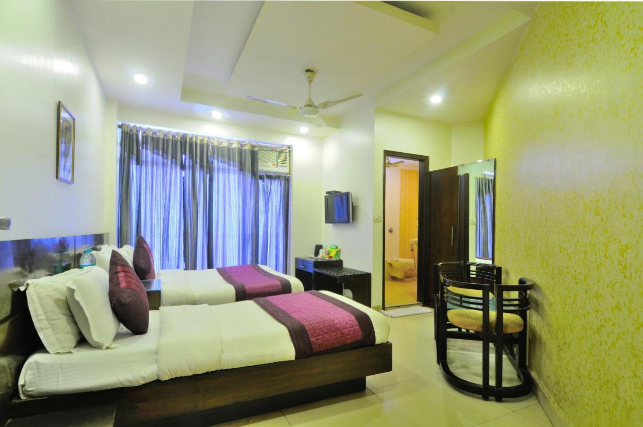 Hotel Maya 'New Delhi' Esterno foto