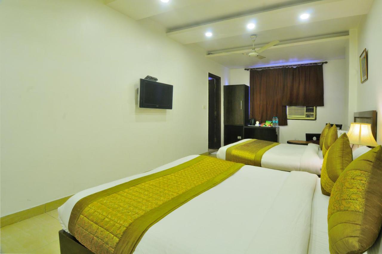 Hotel Maya 'New Delhi' Esterno foto
