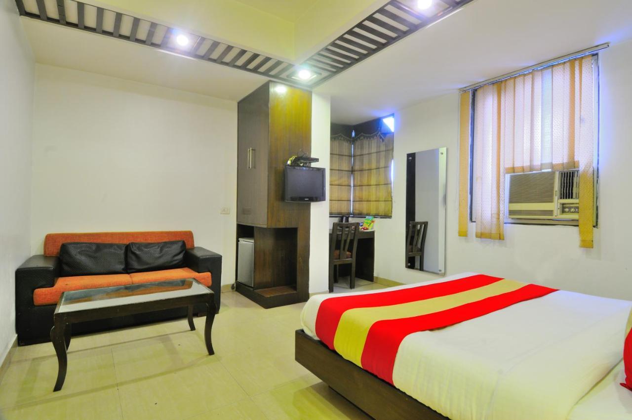 Hotel Maya 'New Delhi' Esterno foto
