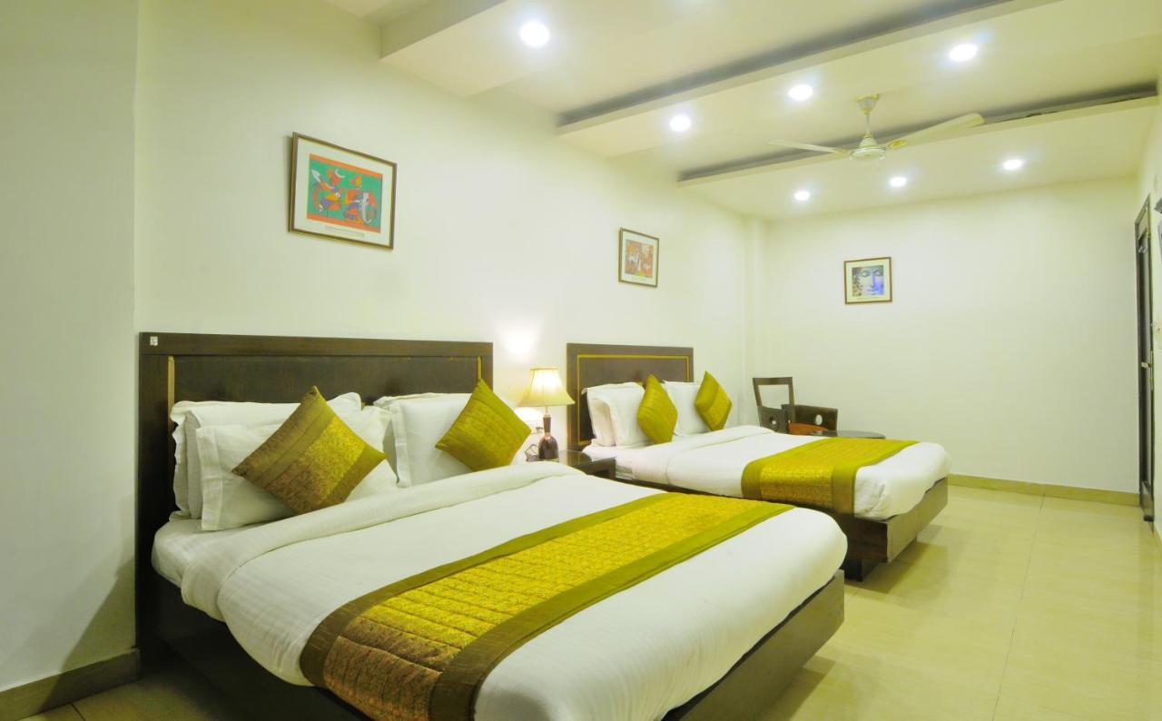 Hotel Maya 'New Delhi' Esterno foto