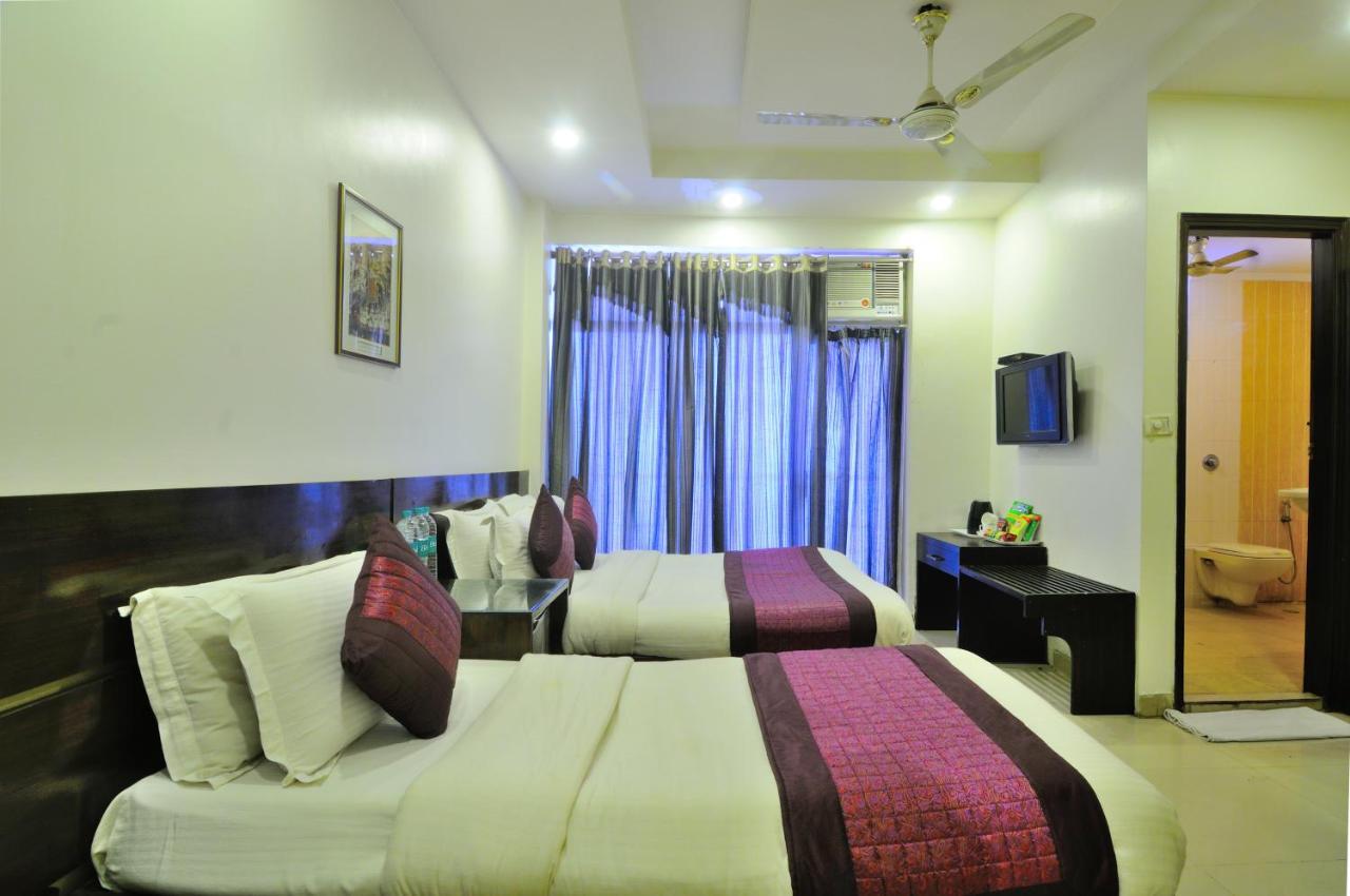 Hotel Maya 'New Delhi' Esterno foto